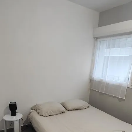 Studio De 18 M2 - Hopitaux-facultes Apartment