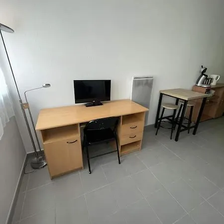 Studio De 18 M2 - Hopitaux-facultes Apartment *